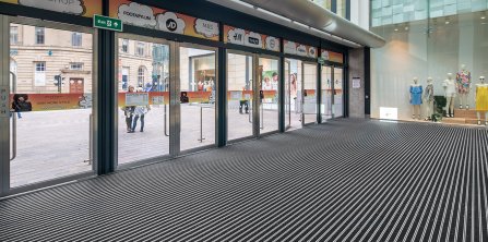 Gradus Welcomes Visitors to The Broadway 